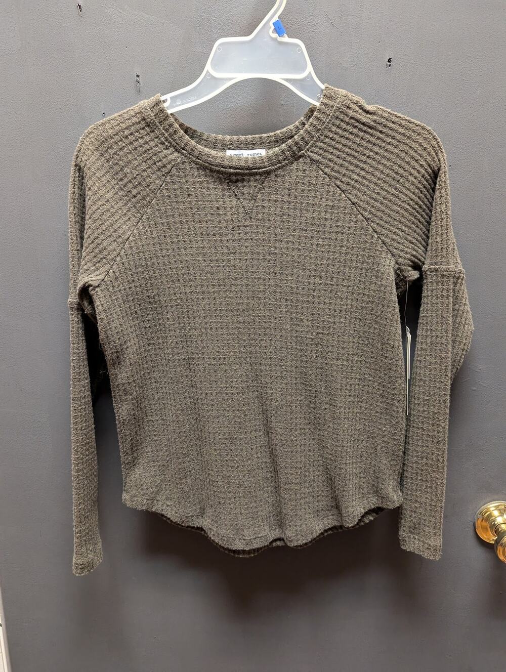 Sweet Romeo thermal waffle knit SMALL petite forest long sleeve round hem top